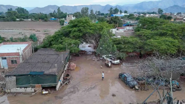 emergencia en ica: destrucción por huaico deja 2,817 viviendas afectadas al 14 de febrero