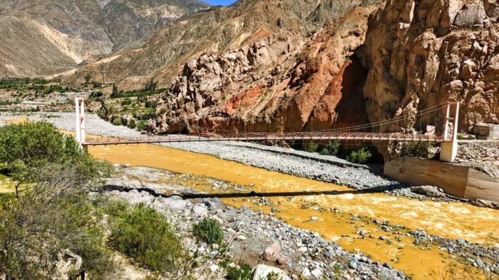 arequipa: nuevamente coloración turbia en río tambo, frente a desinterés de autoridades (video)