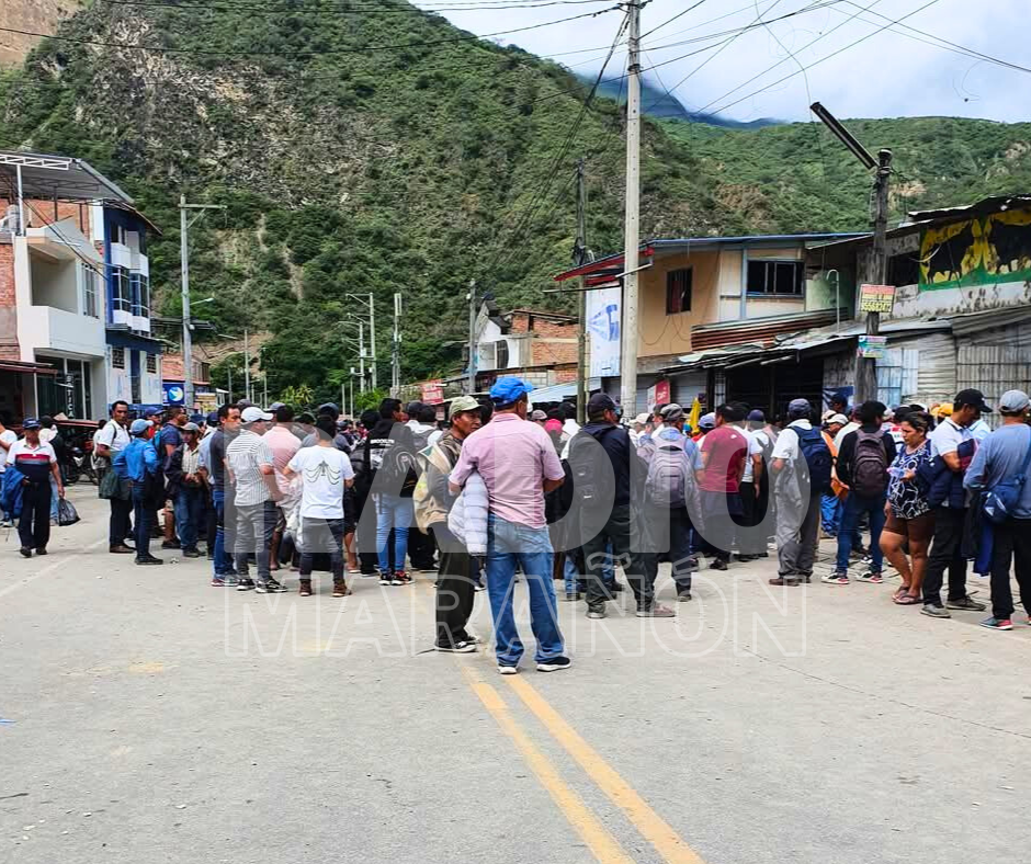 cutervo: ronderos mantienen bloqueada la carretera fbt por segundo día