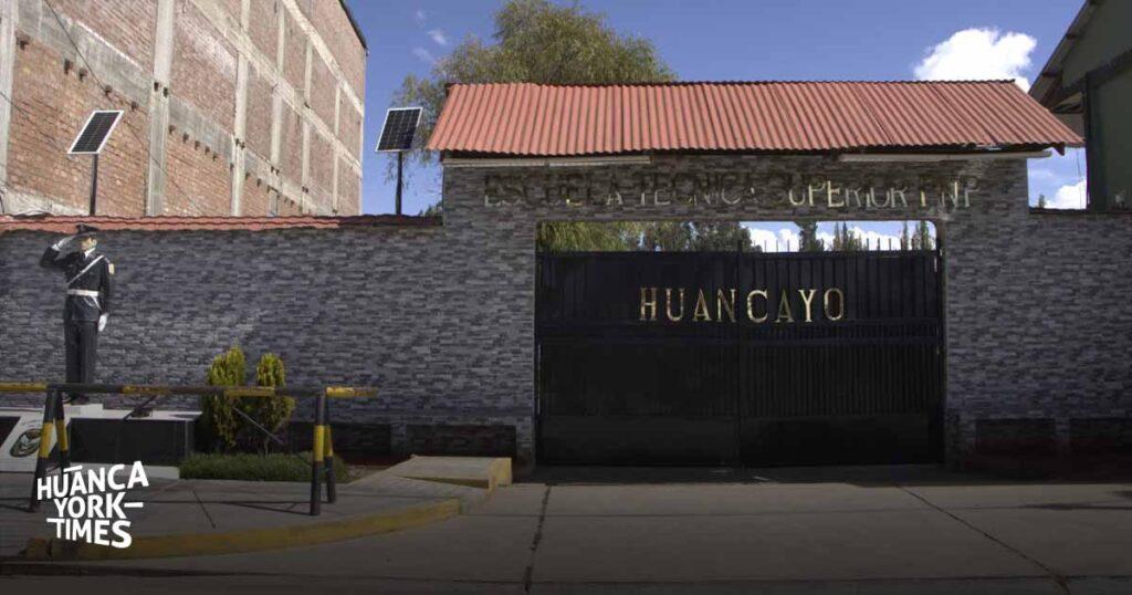 junín: fiscal de huancayo es intervenido por abandonar sus funciones para dictar clases en escuela de la pnp
