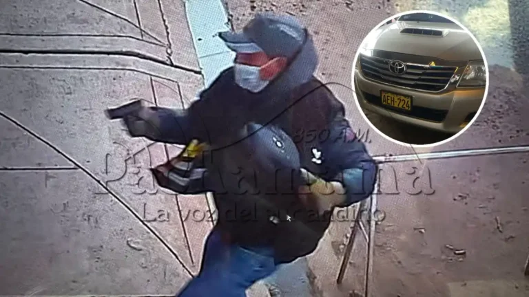 asalto en juliaca: sujetos con chalecos policiales roban a mujer a plena luz del día