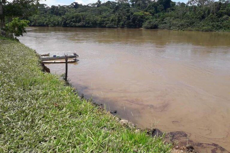 loreto: bloqueo del río corrientes afecta transporte fluvial