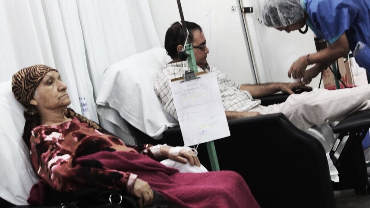 arequipa: preocupante incremento de pacientes con cáncer avanzado, hospital honorio delgado da 50 quimioterapias mensuales 