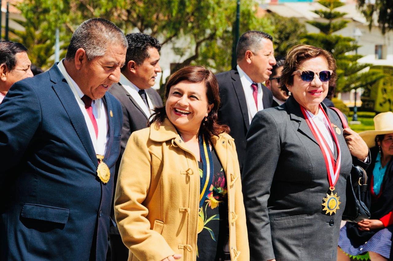 la libertad: vicegobernadora joana cabrera también se va de viaje fuera del país