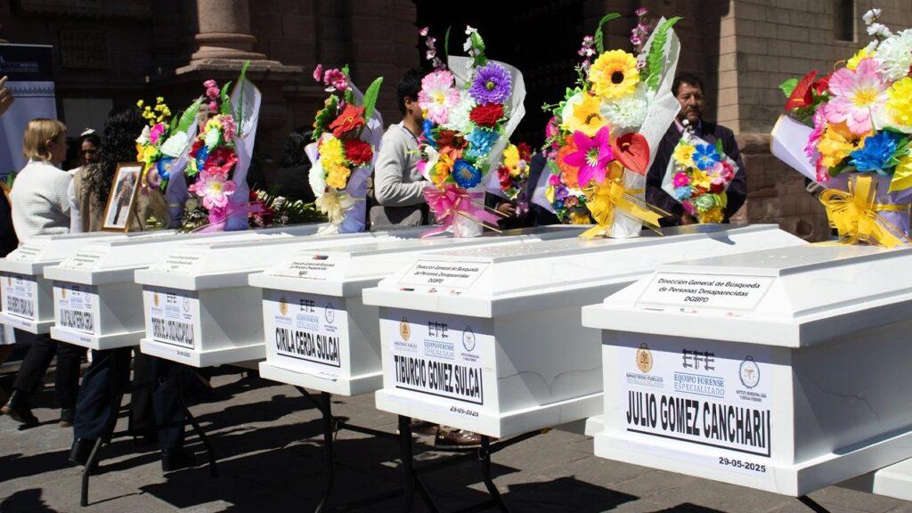 entregan restos de víctimas del conflicto armado a sus familias en ayacucho