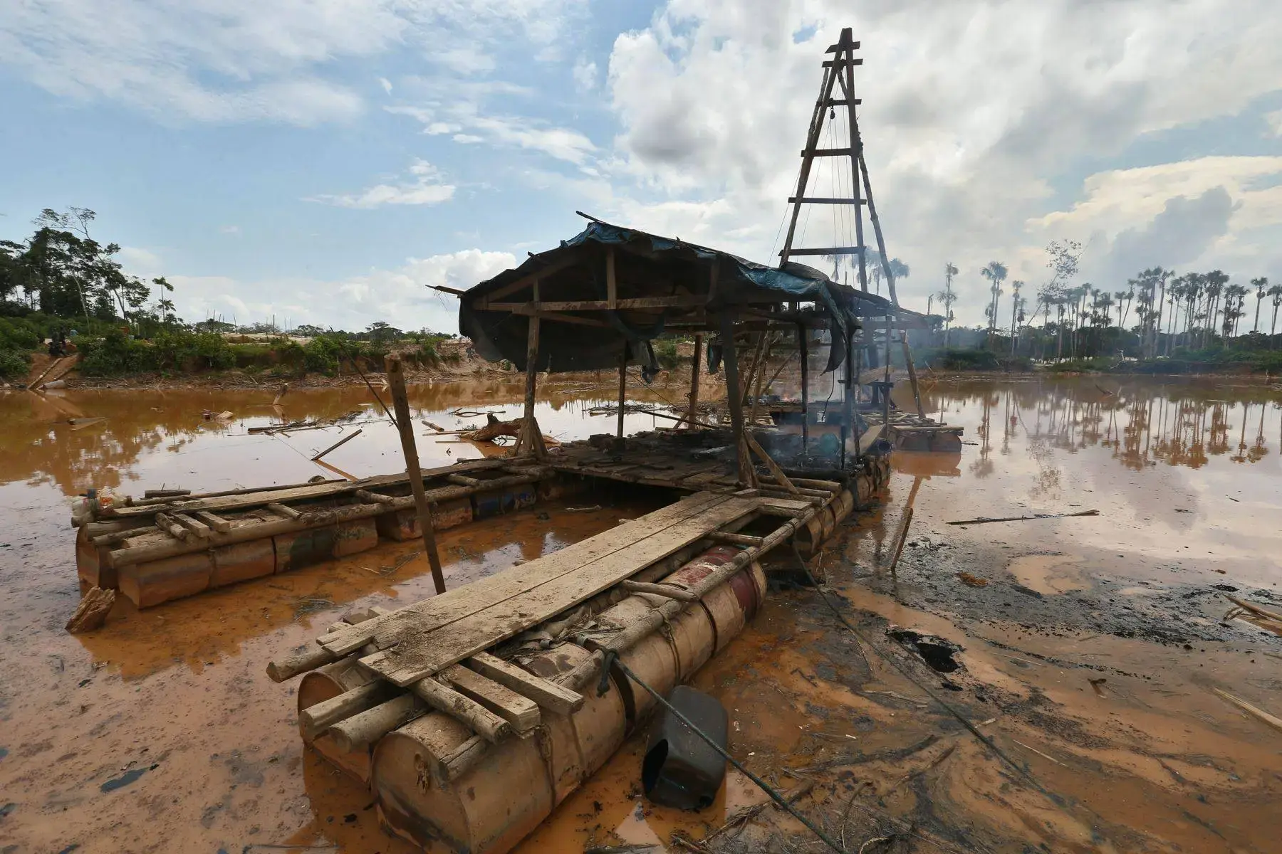 minería ilegal movilizó más de us$ 2248 millones entre 2022 y 2025, según la unidad de inteligencia financiera