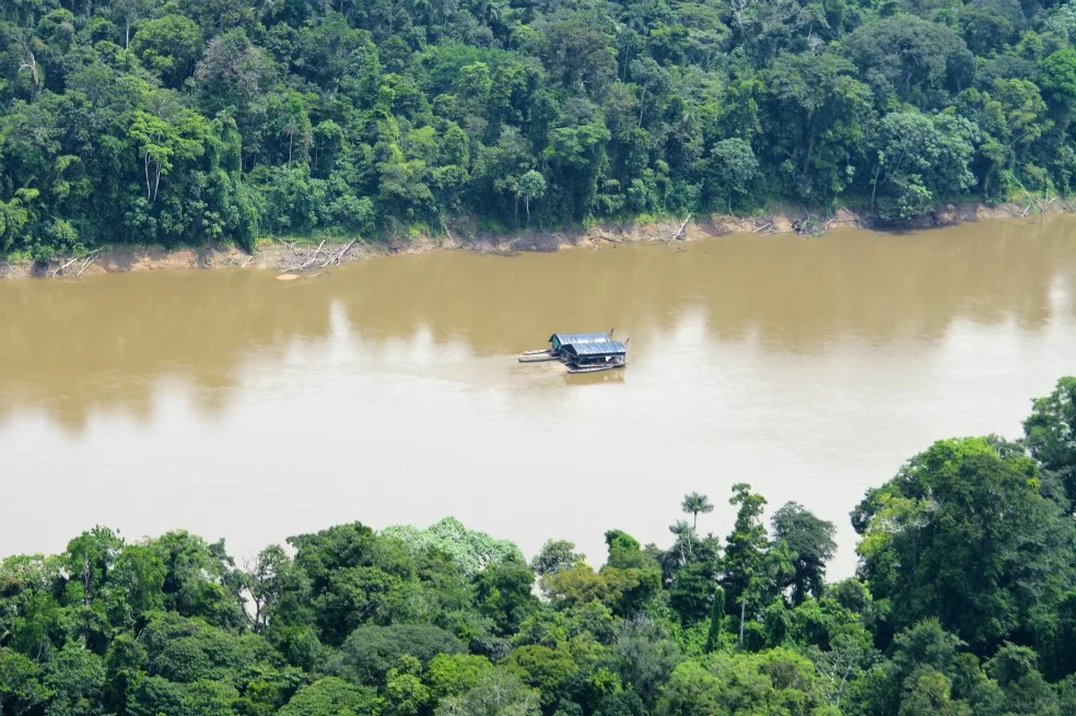 amazonía: detectan actividad minera en zonas protegidas y comunidades de madre de dios y loreto