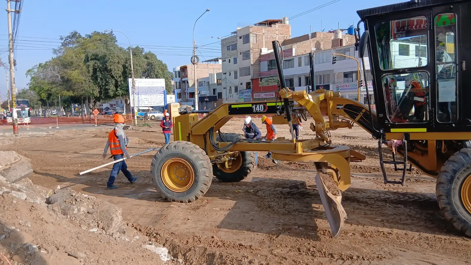 caos por cierre de cruces en trujillo portada