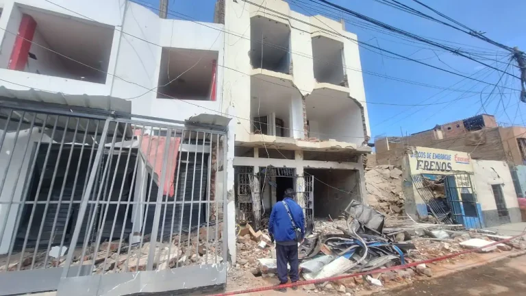 foto portada atentado av. perÚ