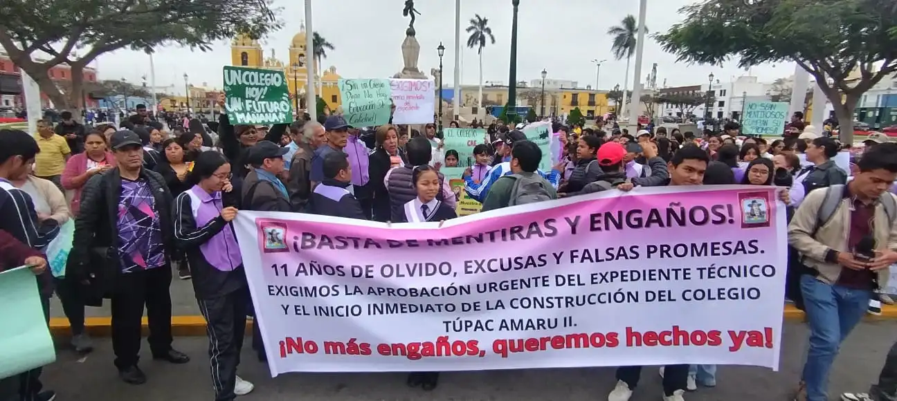 Trujillo: alumnos de colegio Túpac Amaru estudian en aulas prefabricadas desde hace 11 años