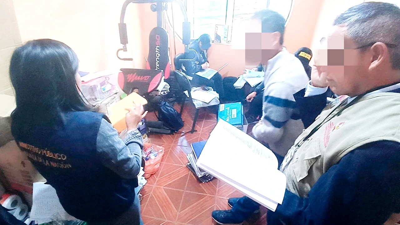ayacucho: fiscalía allana vivienda de docente de la unsch por presunto cobro de sobornos