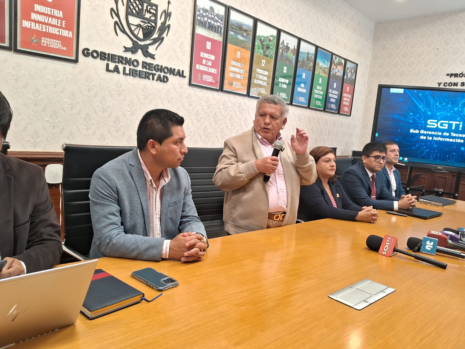 la libertad: "para estar donde estoy, tendrán que fundar 5 universidades primero", césar acuña