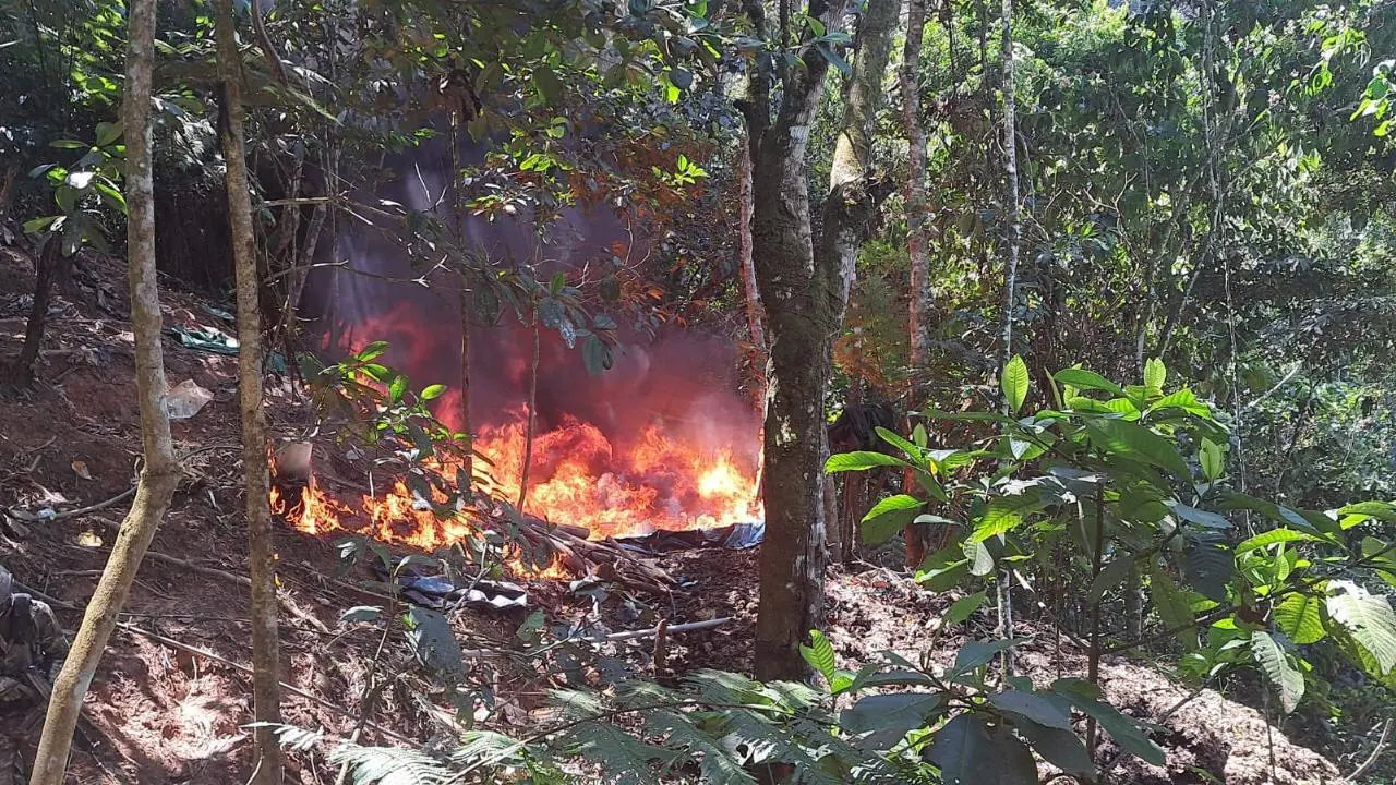 destruyen laboratorio de droga en monzón: incautan pbc e insumos químicos