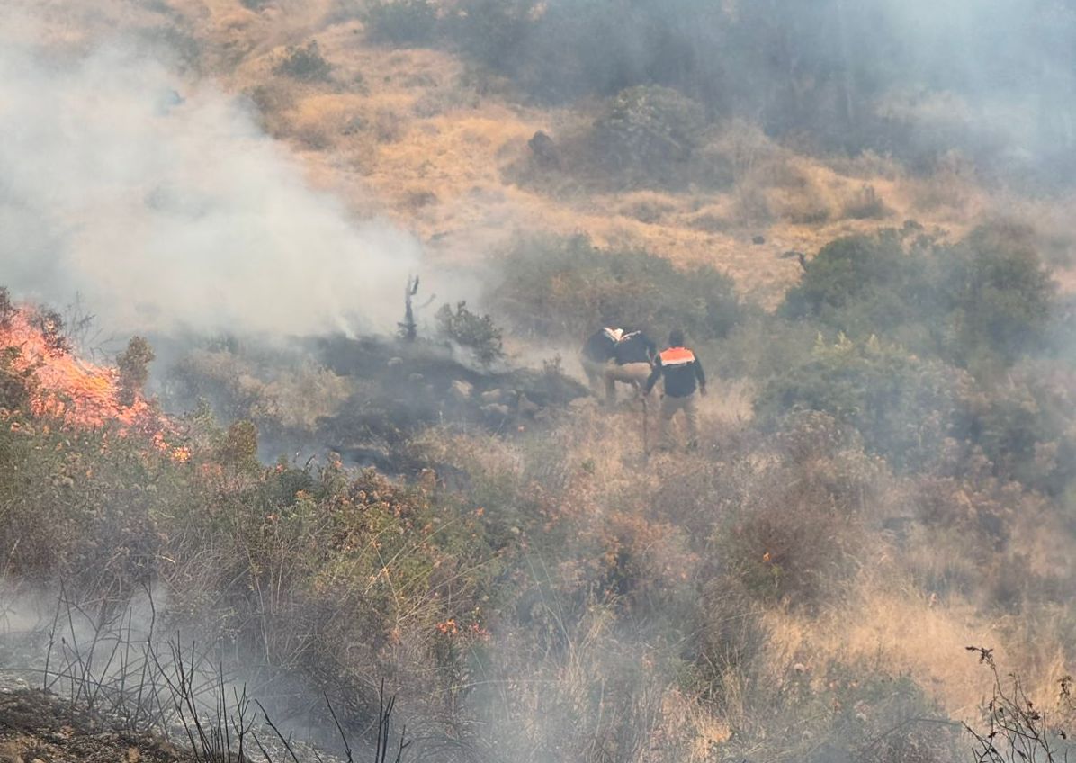 arequipa: incendio forestal en la unión continua activo y afecta a cotahuasi