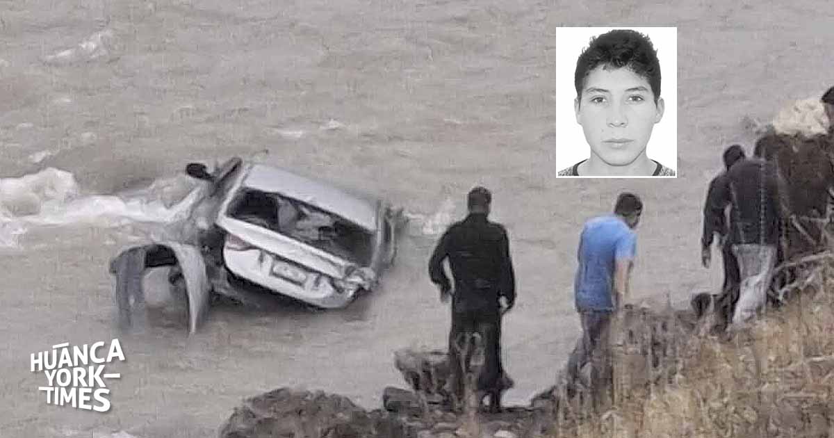 vehículo con policías cae al río mantaro en la oroya: hay un desaparecido