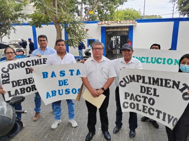 piura: trabajadores de la dirección regional de transportes exigen pago de beneficios adeudados desde junio