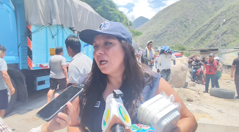 hospital santa maría de cutervo entrega ayuda humanitaria a protestantes en huelga indefinida (video)
