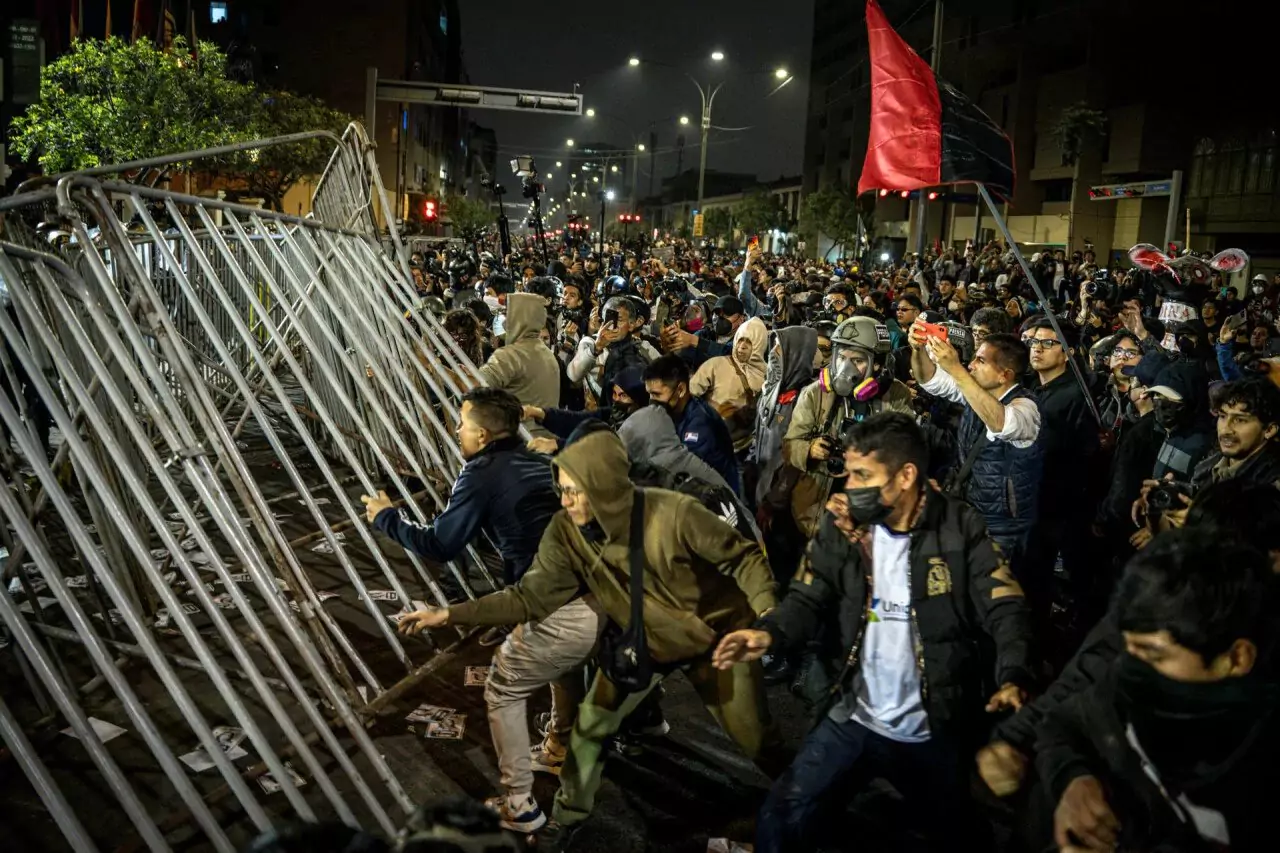 paro de transportistas y protestas: generación z exige cambios mientras gremios piden diálogo