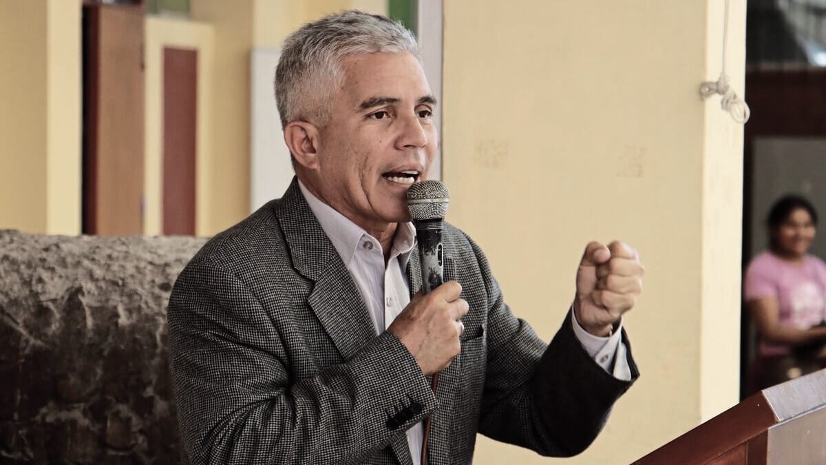 alcalde de yanahuara tras sufrir rechazo de manifestantes: "no comparto el discurso violentista"