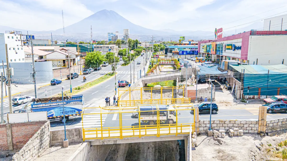 Arequipa: entregan el puente Gunther tras más de nueve meses de espera