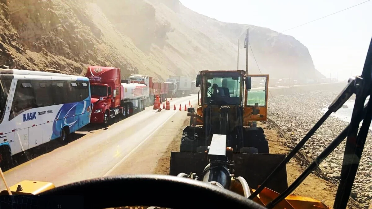arequipa: pasajero falleció tras bloqueo de tramo en panamericana sur por derrumbe