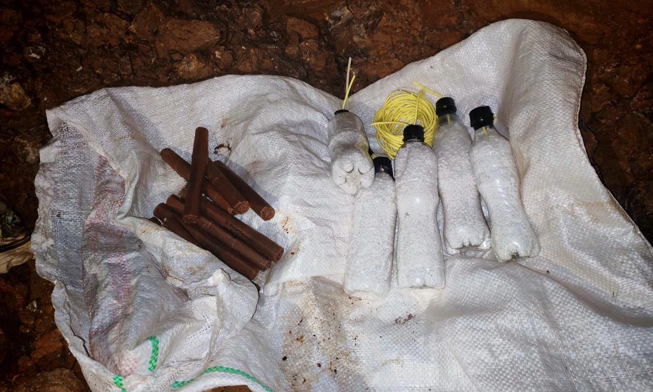 huánuco: decomisan explosivos y detectan socavones usados para minería ilegal en yacus