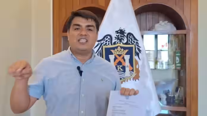 Alcalde de Trujillo se desata y lanza frases llenas de prejuicios porque no lo dejan hacer verbena
