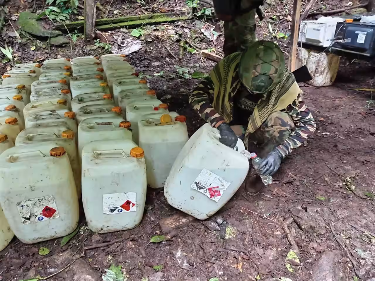 destruyen laboratorio activo de clorhidrato de cocaína en monzón