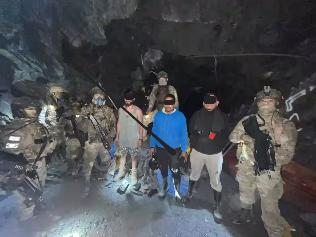 foto portada banda en tÚneles