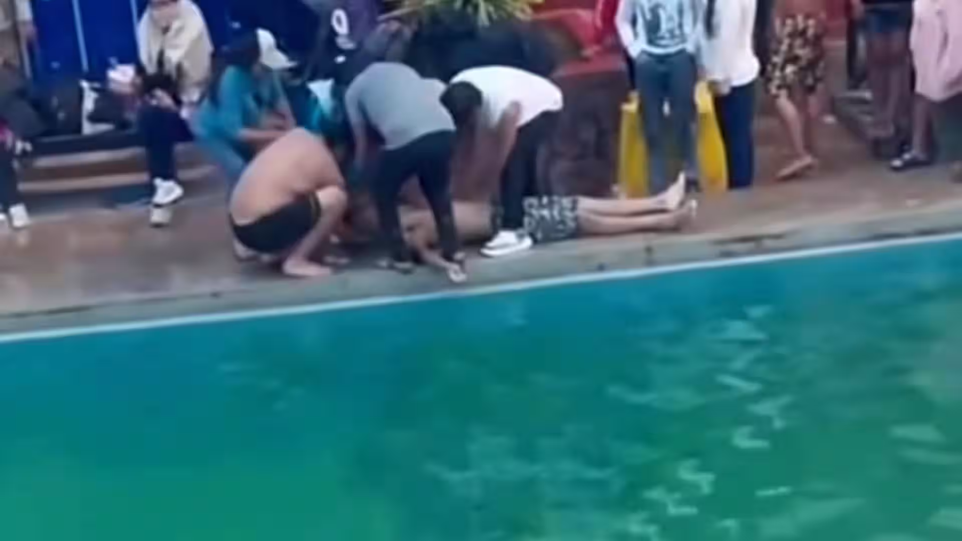 puno: fallece joven tras sufrir accidente en piscina municipal de putina por falta de personal de primeros auxilios