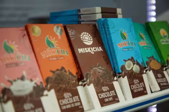 Vraem exporta 2000 barras de chocolate bitter al mercado italiano