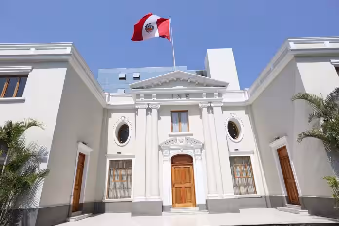 Elecciones 2026: JNE establece plazos para que autoridades y funcionarios renuncien antes de postular a gobiernos regionales y municipales