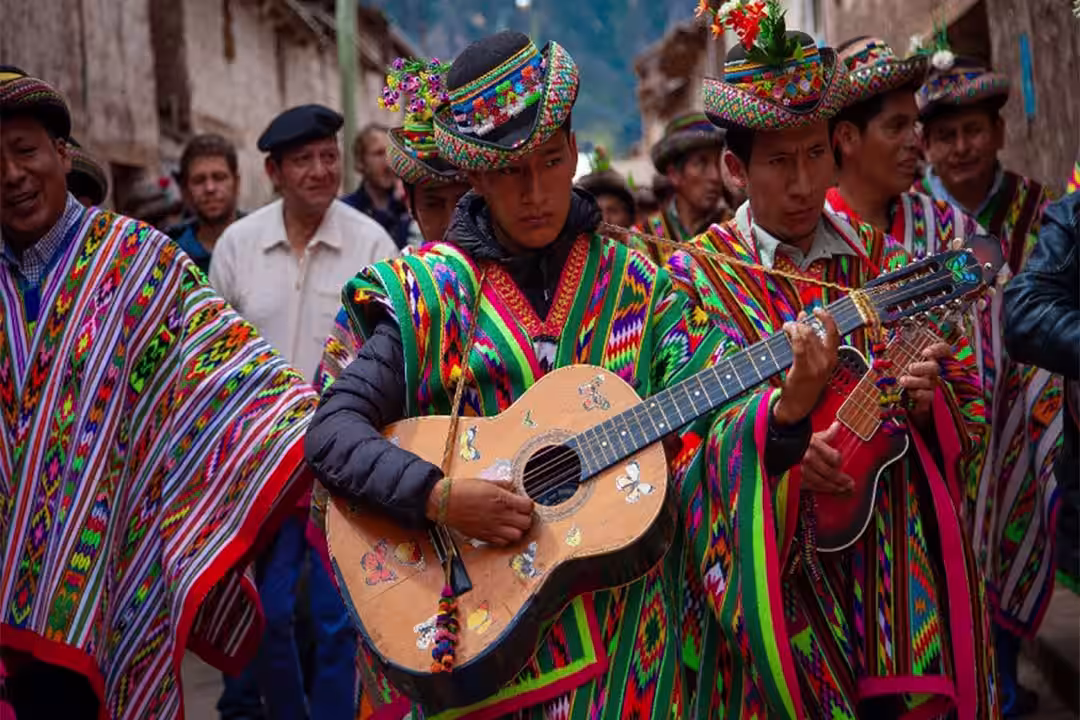 bilingüismo, migración y carnaval: la identidad ayacuchana en constante transformación