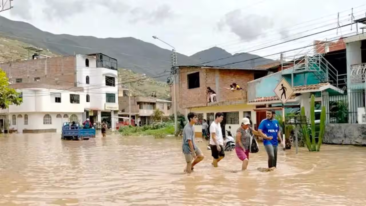 lluvias intensas ponen en riesgo a 378 distritos; 9 en ayacucho en nivel muy alto
