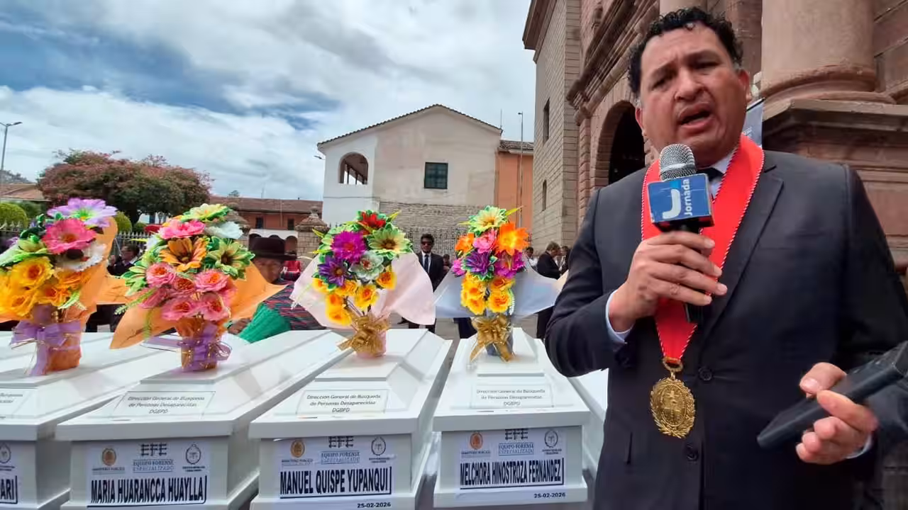 restituyen restos de 17 víctimas de la violencia en ayacucho tras años de peritajes forenses