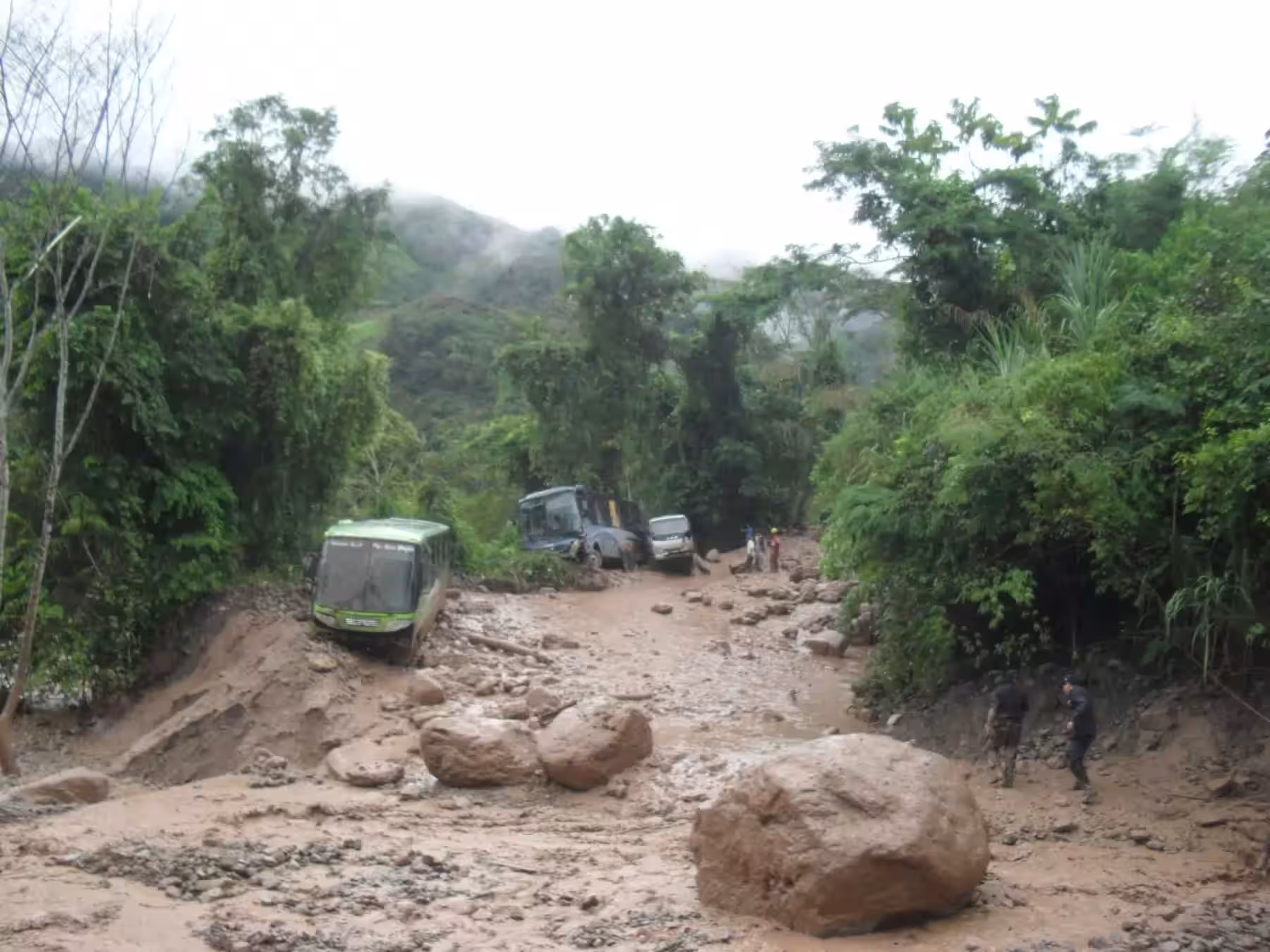 conoce cómo saber si tu distrito está en riesgo de huaicos e inundaciones