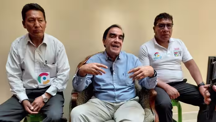Puno: Yonhy Lescano distancia su campaña presidencial de Carlos Zevallos y dice que no tiene ningún papel en su campaña electoral