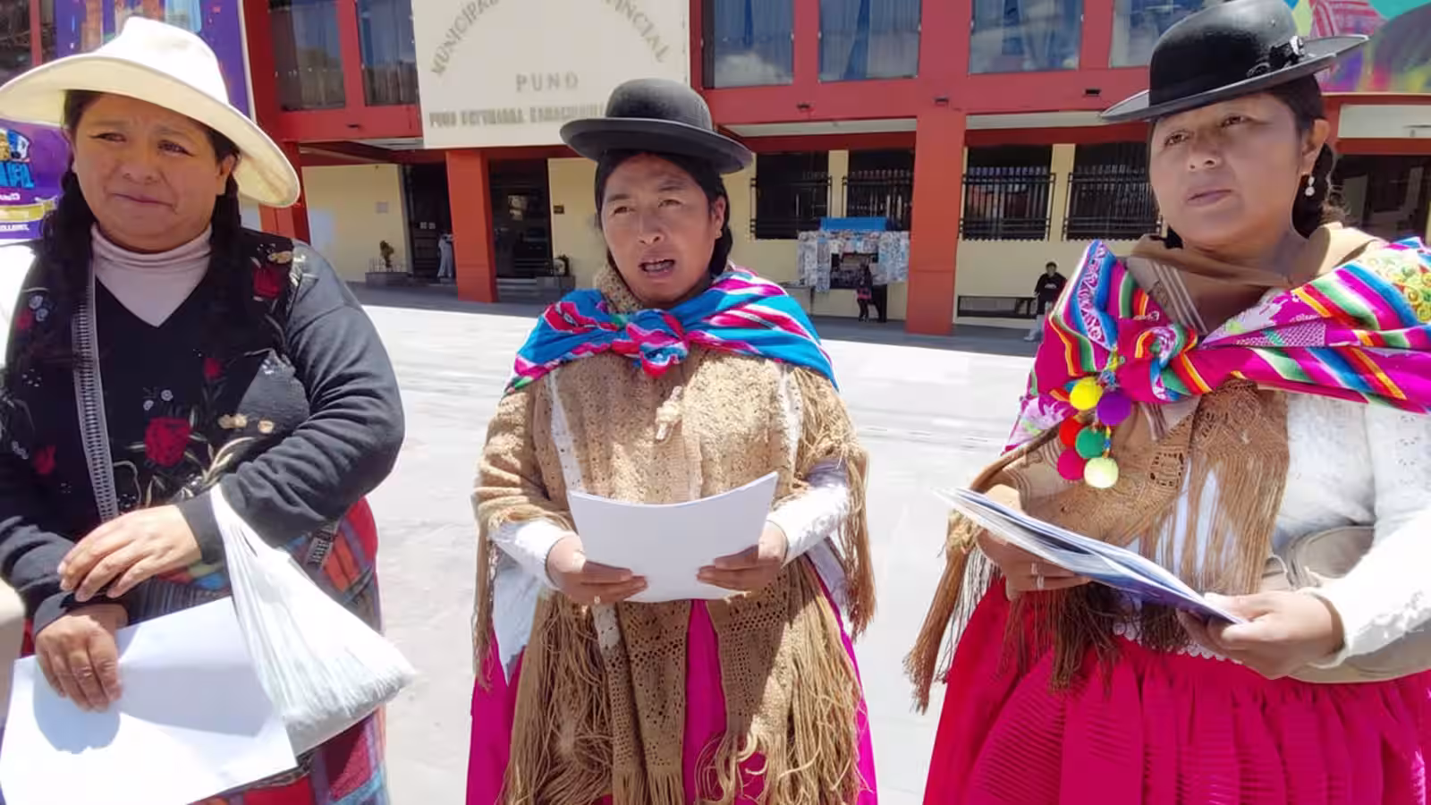 mujeres originarias de puno exigen pena efectiva para padrastro que quemó a niña