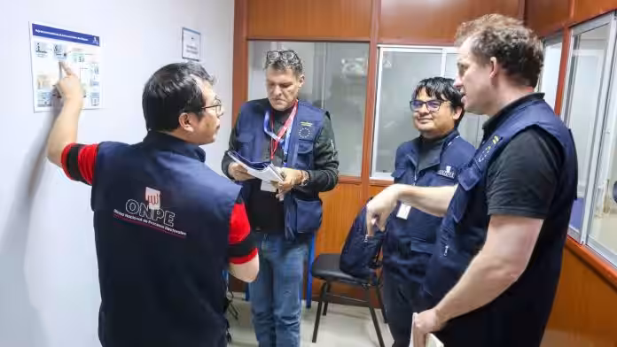Observadores de la Unión Europea visitan ODPE Puno por elecciones 2026