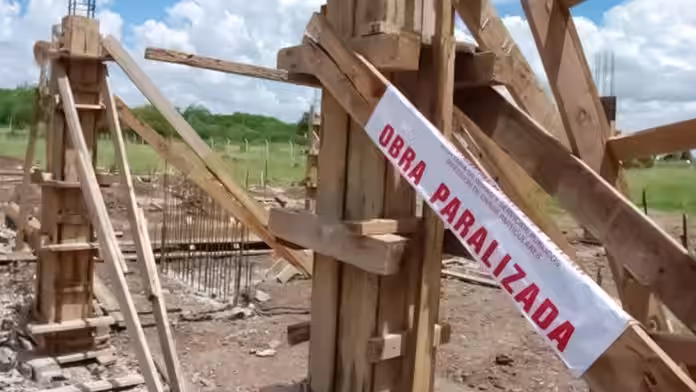 Ayacucho registra 151 obras paralizadas y más de 592 millones de soles en inversión pública detenida en 2025