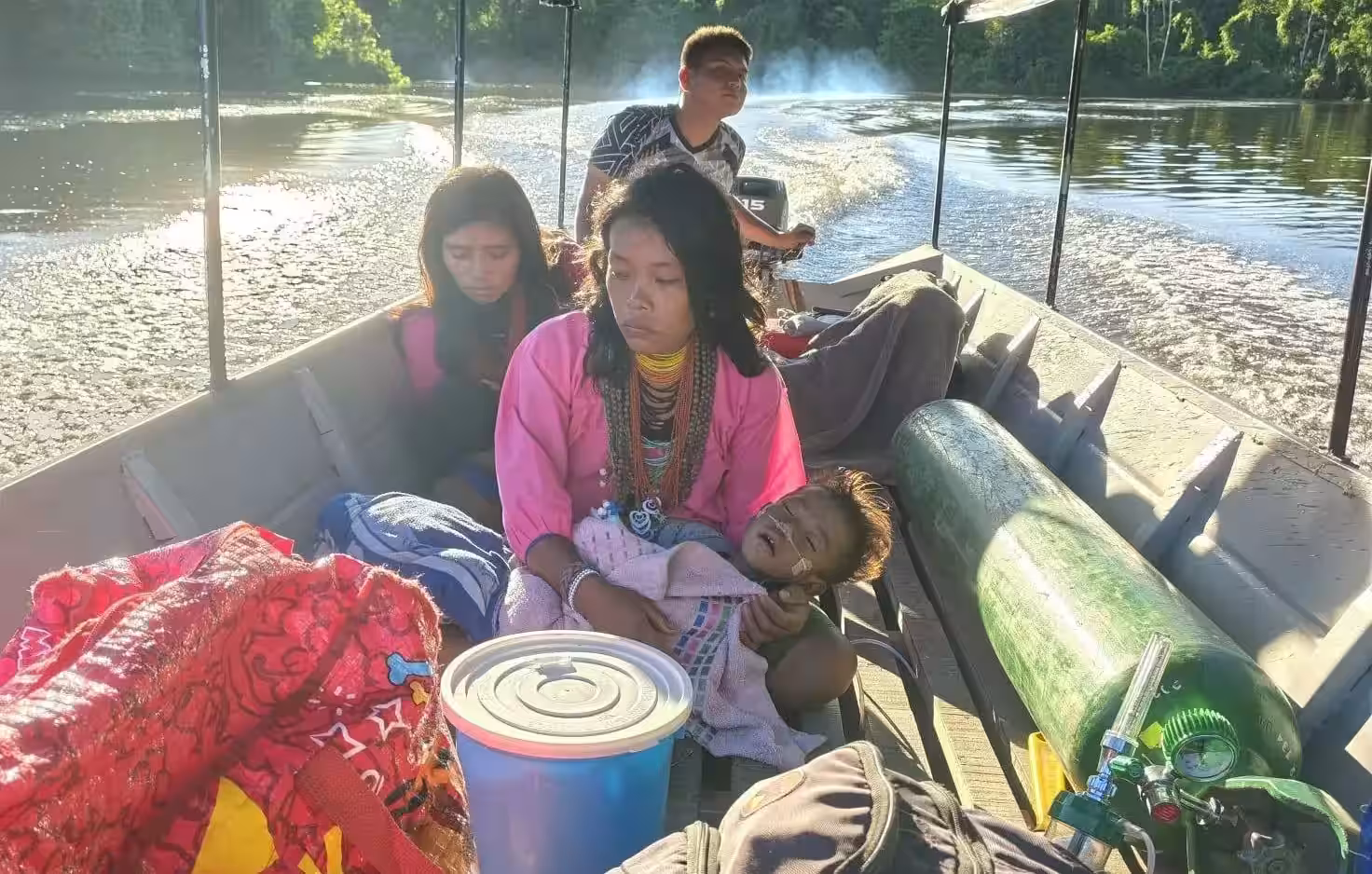 Pueblos Urarina exigen emergencia sanitaria ante brote de tos ferina y malaria en el río Chambira