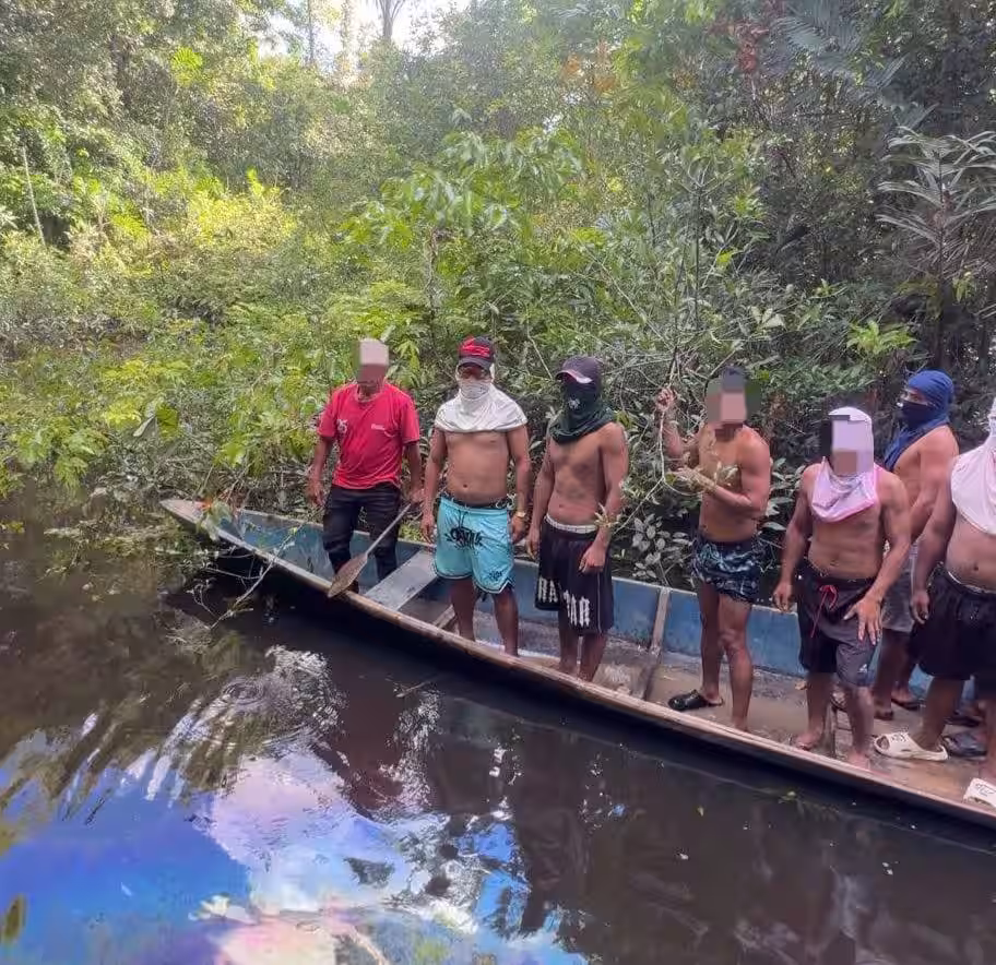 Pobladores frustran operativo contra dragas ilegales en Nanay