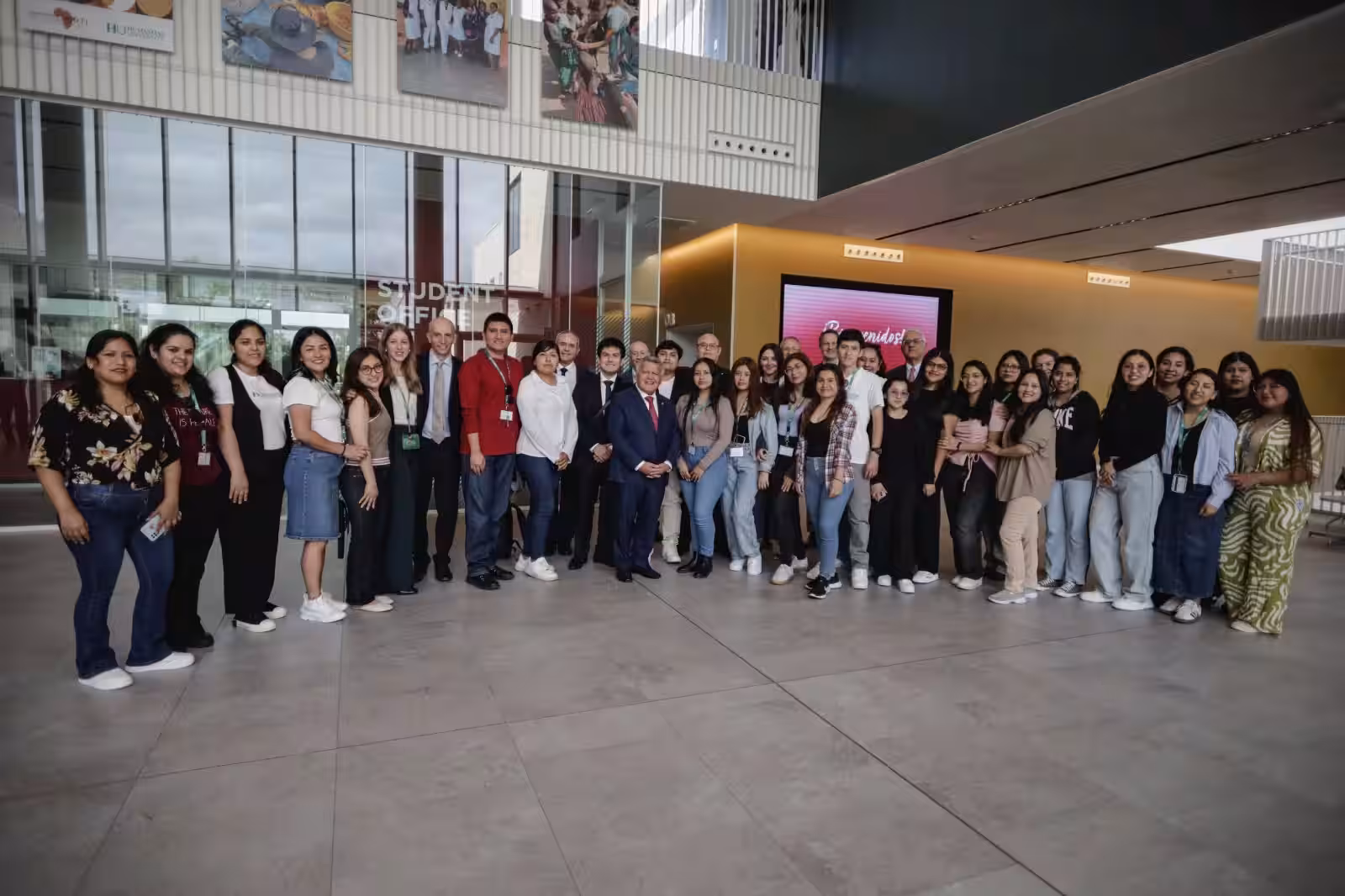 UCV consolida su presencia internacional con visita oficial a Humanitas University en Italia