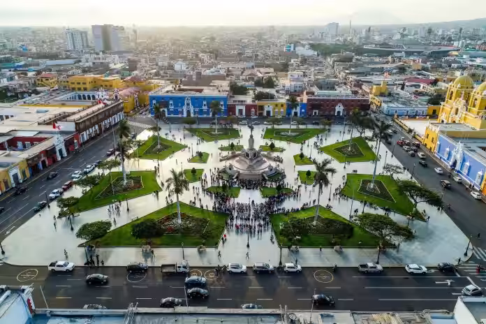 Trujillo: aplicarán fotopapeletas a choferes de vehículos estacionados en zonas rígidas de centro histórico