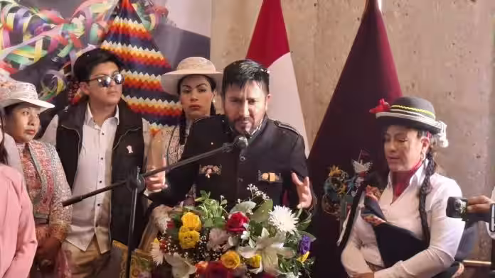Arequipa: Exgobernador Elmer Cáceres Llica, en relanzamiento político, justifica obras inconclusas y defiende su inocencia