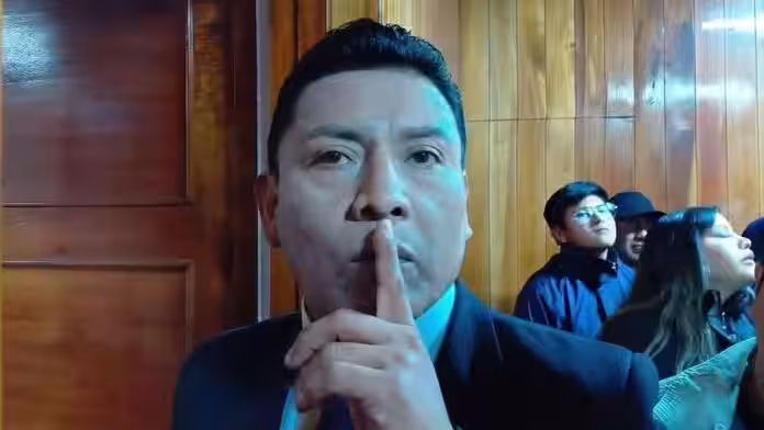 «Me voy a reservar una opinión»: alcalde de Puno evita pronunciarse sobre el mensaje a la Nación de Keiko pese a reunión previa
