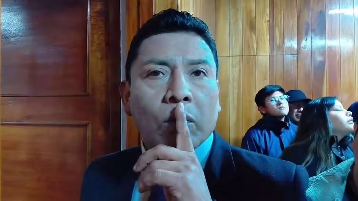 «Me voy a reservar una opinión»: alcalde de Puno evita pronunciarse sobre el mensaje a la Nación de Keiko pese a reunión previa