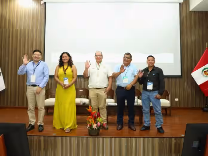 Iquitos: Investigadores y pueblos indígenas refuerzan conservación de la Cuenca Amazónica