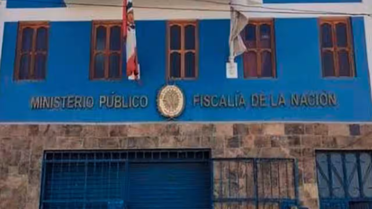 Ayacucho: Dos policías y una abogada involucrados en el cobro indebido a un ciudadano