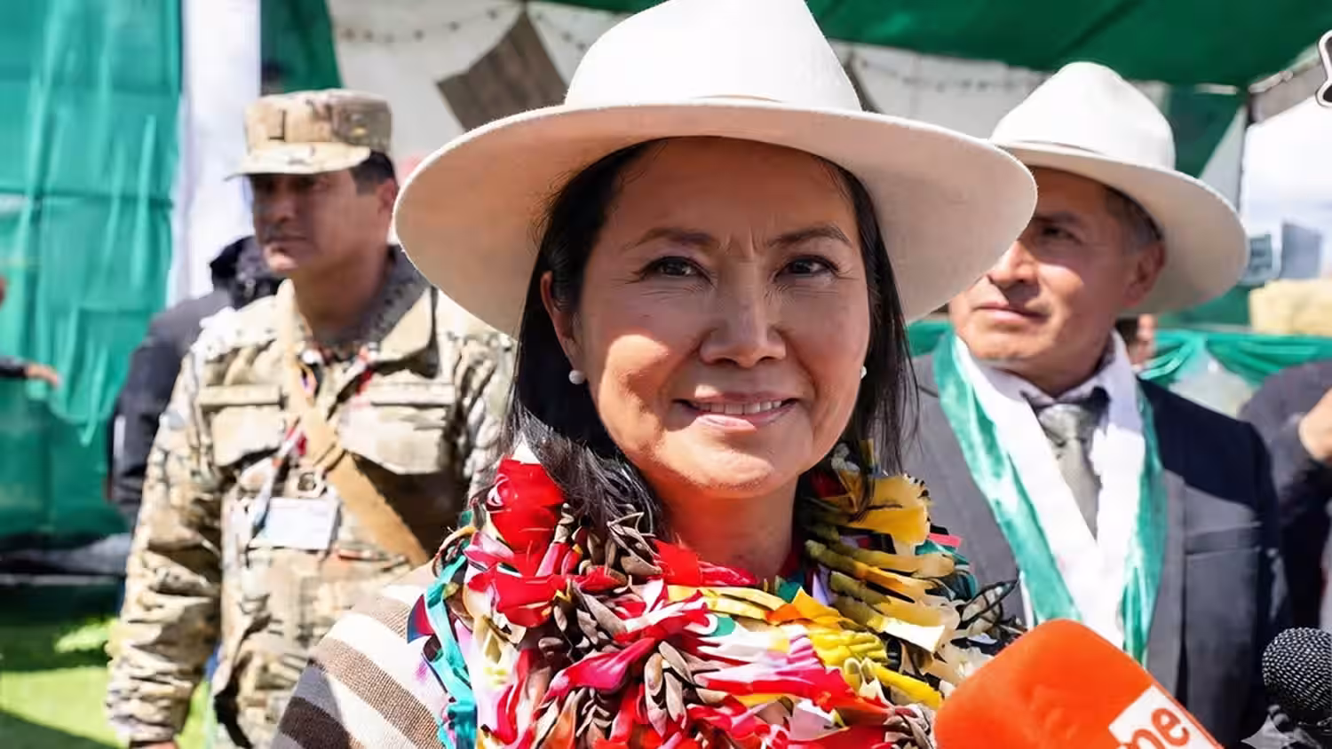 Keiko Fujimori llega a Macusani sin anuncio previo y evita protestas en su contra